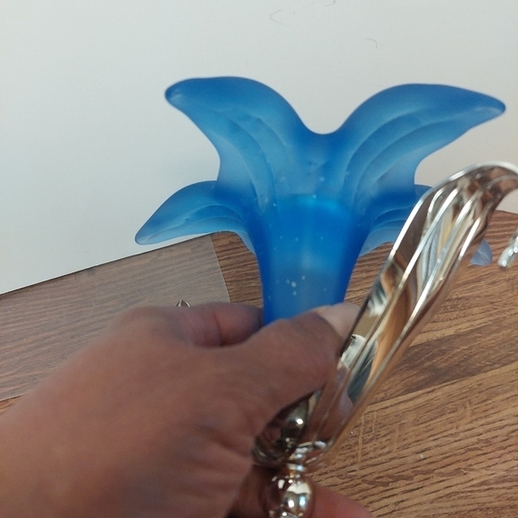 Vintage* Blue Frosted Glass & Metal Lily Candleholder - Picture 6 of 7